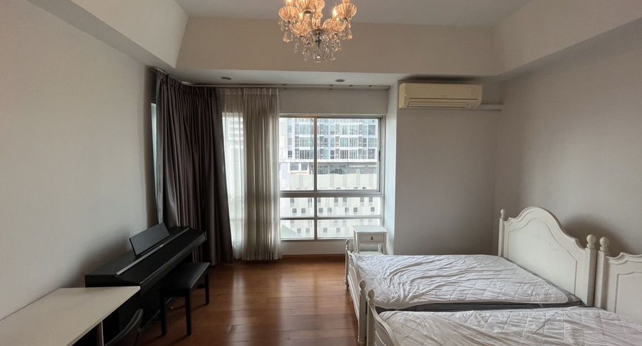 For rent 2 bedrooms condo in Ratchathewi, Bangkok