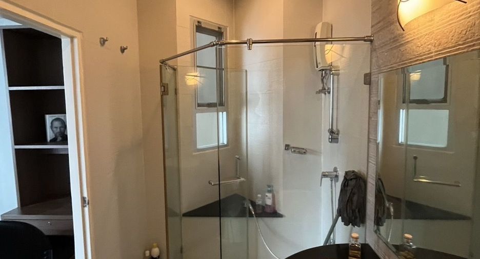 For rent 2 bedrooms condo in Ratchathewi, Bangkok