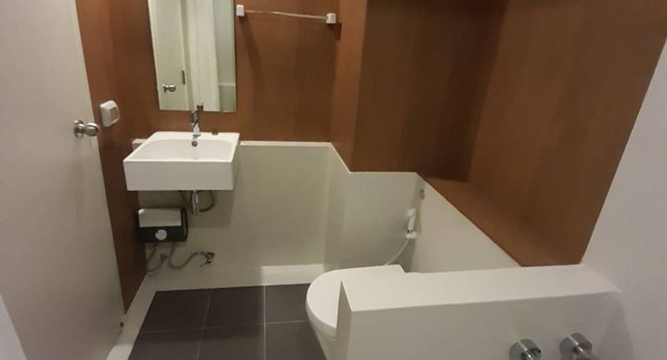 For rent 2 bedrooms condo in Sathon, Bangkok