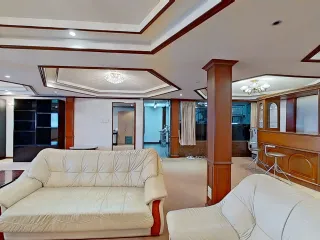 For sale そして for rent 13 ベッドルーム townhouse in Khlong Toei, Bangkok