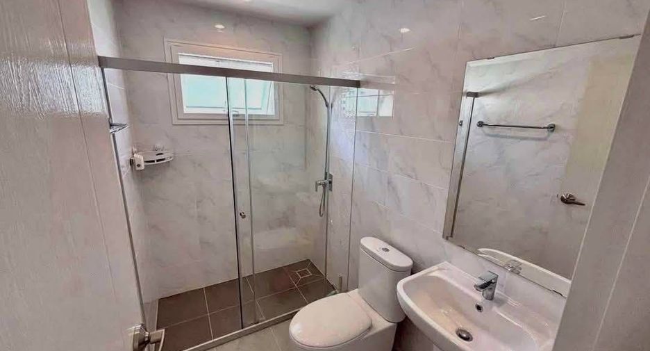 Haus zum Kauf mit 4 Zimmer in Bang Sao Thong, Samut Prakan