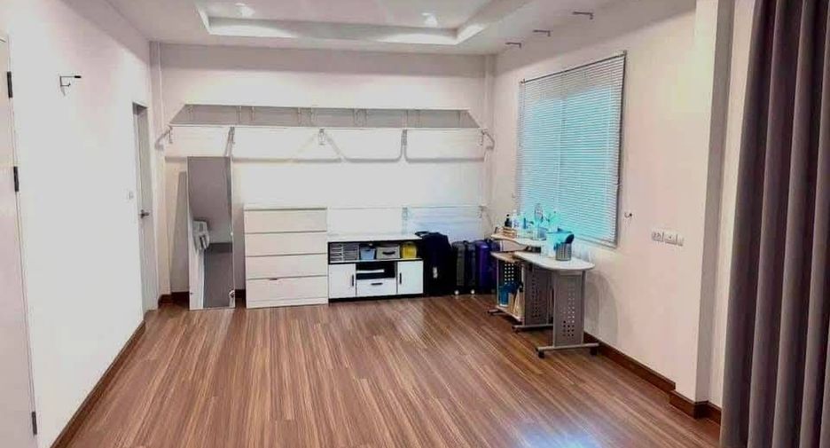 Haus zum Kauf mit 4 Zimmer in Bang Sao Thong, Samut Prakan