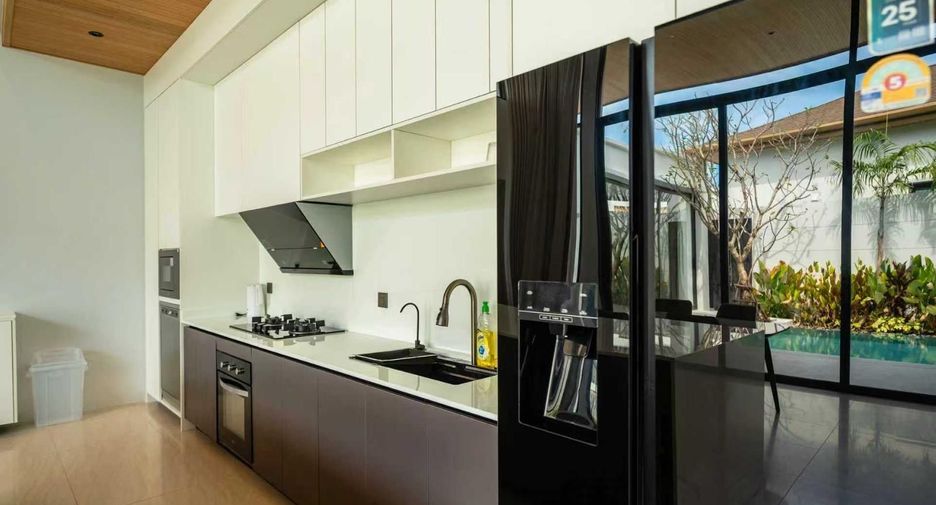 For rent 3 bedrooms villa in Mueang Phuket, Phuket