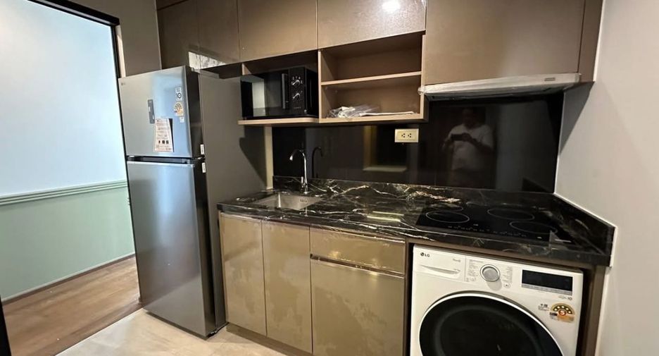 For rent 2 bedrooms condo in Khlong Toei, Bangkok