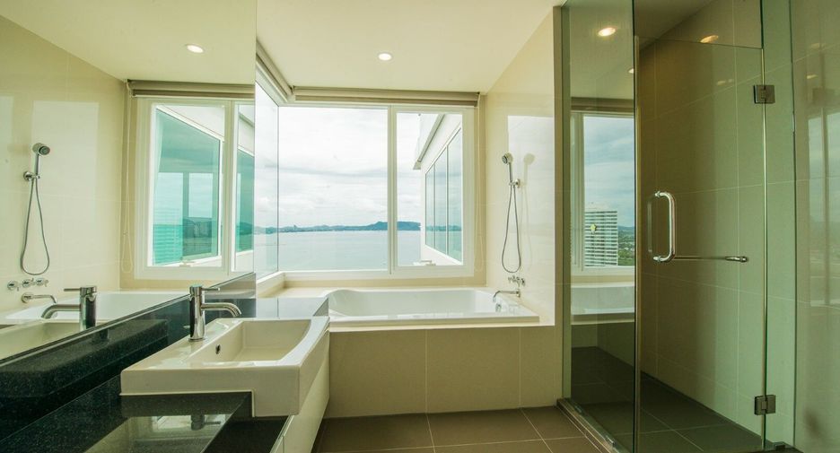 For rent 3 bedrooms condo in Sattahip, Chonburi