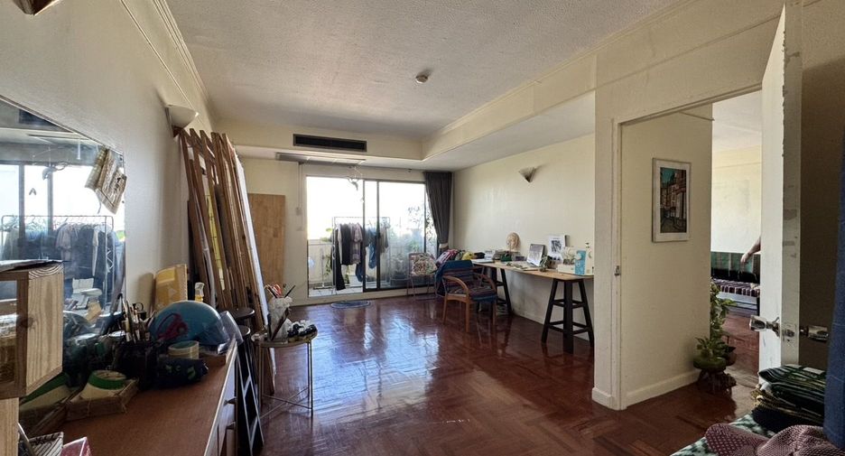 For rent 2 bedrooms condo in Phra Khanong, Bangkok