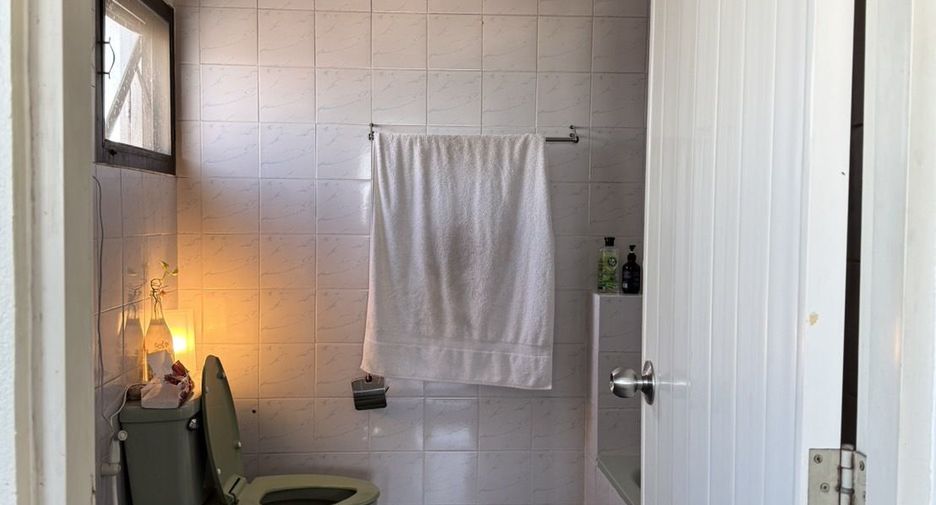 For rent 2 bedrooms condo in Phra Khanong, Bangkok