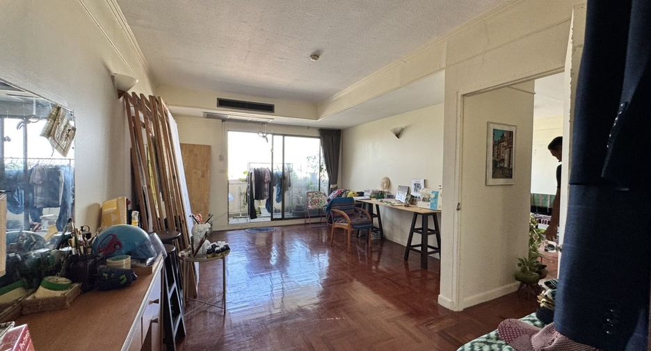 For rent 2 bedrooms condo in Phra Khanong, Bangkok
