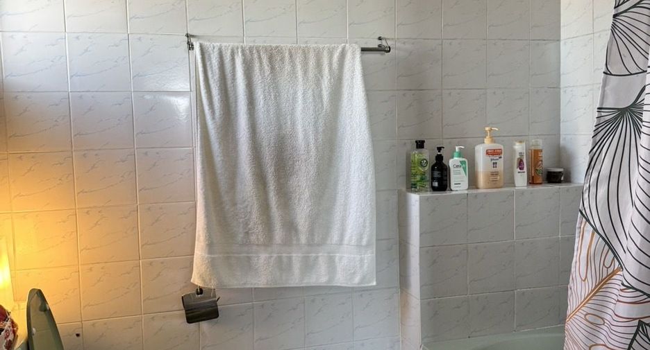 For rent 2 bedrooms condo in Phra Khanong, Bangkok