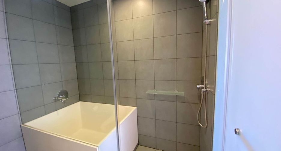 For rent 2 bedrooms condo in Phaya Thai, Bangkok