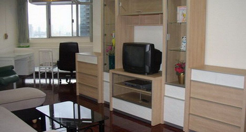 For sale and for rent 2 bedrooms condo in Watthana, Bangkok