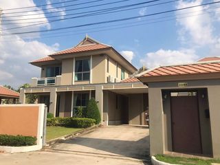 À louer 4 chambres villa à Bang Lamung, Chonburi