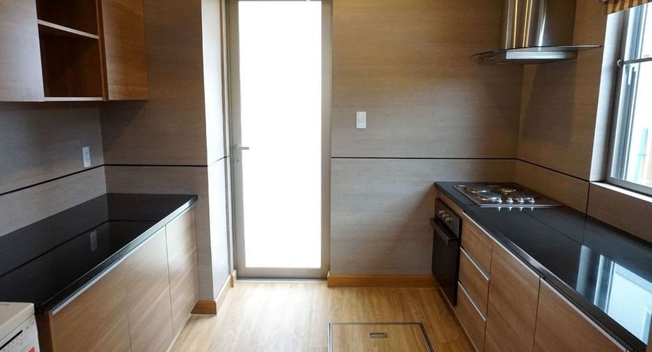 Villa en alquiler de 4 habitaciones en Bang Lamung, Chonburi