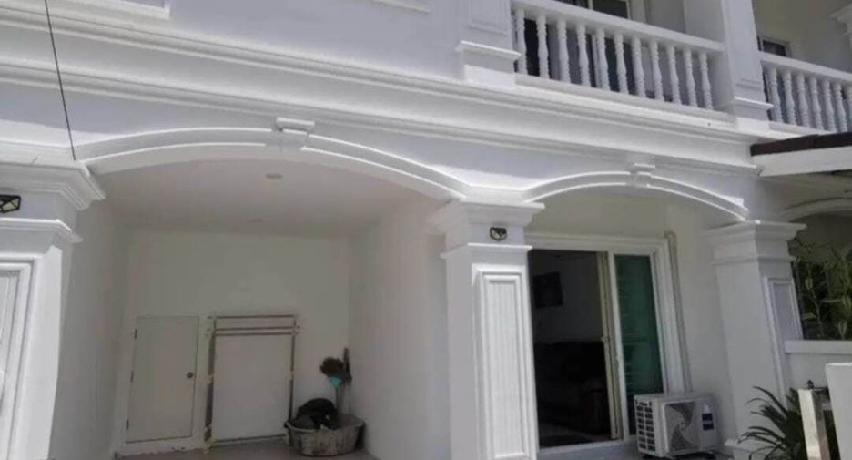 For rent 3 bedrooms townhouse in Mueang Phuket, Phuket