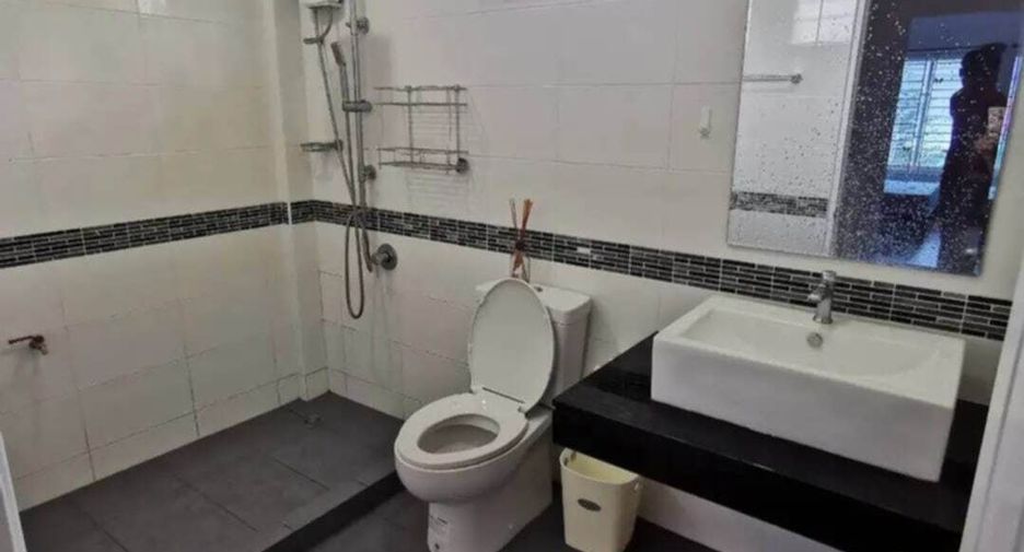 For rent 3 bedrooms townhouse in Mueang Phuket, Phuket