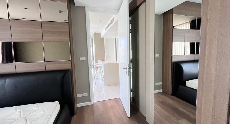For rent 2 bedrooms condo in Sathon, Bangkok