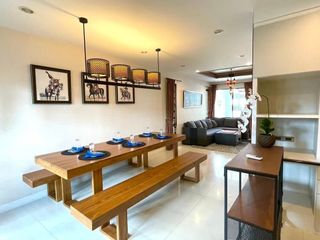 Reihenhaus zur Miete mit 5 Zimmer in Phra Khanong, Bangkok