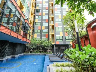 Продажа 1 кровать кондо в Пхра Кханонг, Бангкок