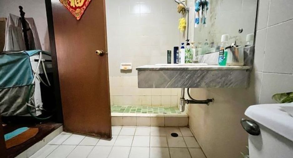 For sale 3 bedrooms townhouse in Sai Mai, Bangkok