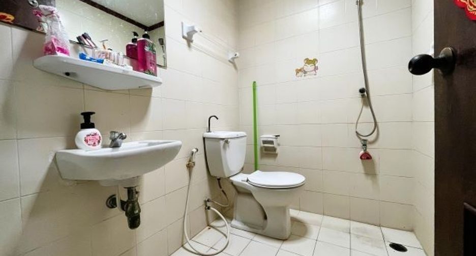 For sale 3 bedrooms townhouse in Sai Mai, Bangkok