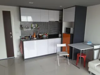 出售 和 出租 1 卧室 公寓 在 Si Racha, Chon Buri