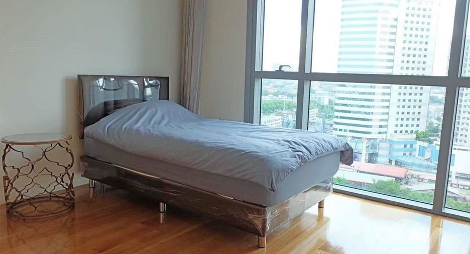 For sale 2 bedrooms condo in Yan Nawa, Bangkok