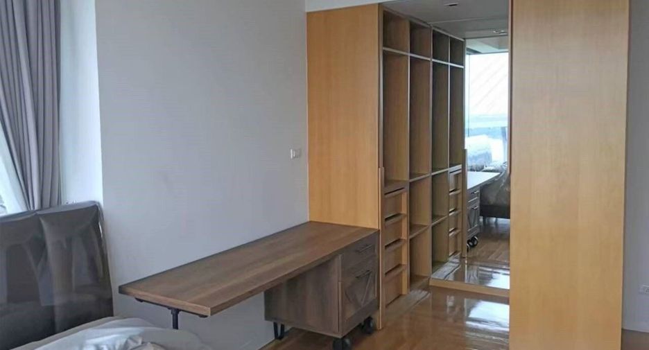 For sale 2 bedrooms condo in Yan Nawa, Bangkok