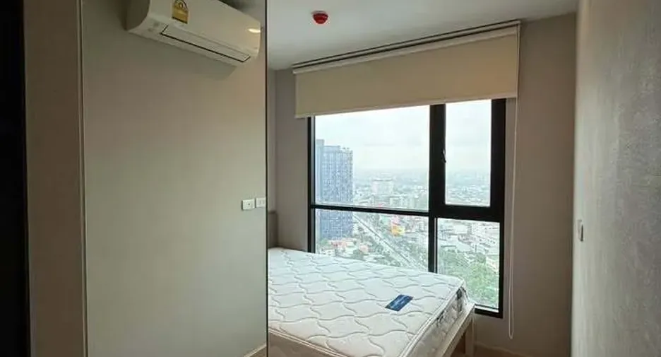 Condo en alquiler de 1 habitaciones en Bang Phlat, Bangkok