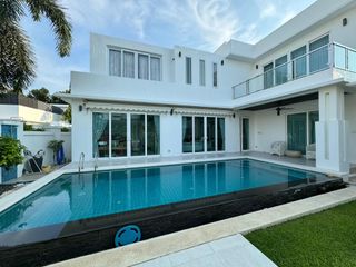 Villa en venta de 4 habitaciones en Bang Lamung, Chonburi