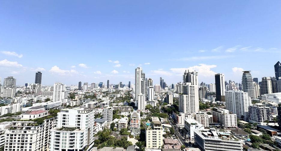For rent 3 bedrooms condo in Watthana, Bangkok