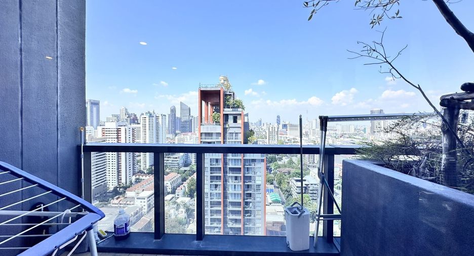For rent 3 bedrooms condo in Watthana, Bangkok