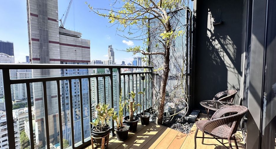 For rent 3 bedrooms condo in Watthana, Bangkok