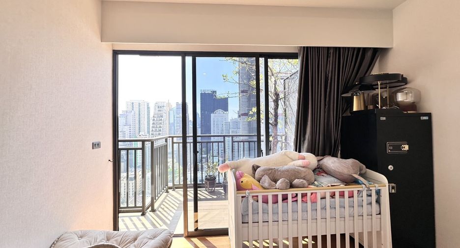 For rent 3 bedrooms condo in Watthana, Bangkok