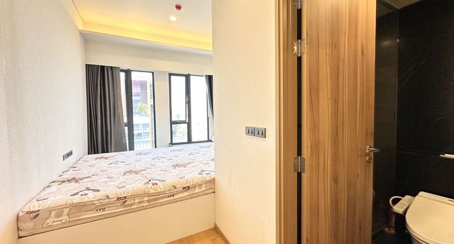 For rent 3 bedrooms condo in Watthana, Bangkok