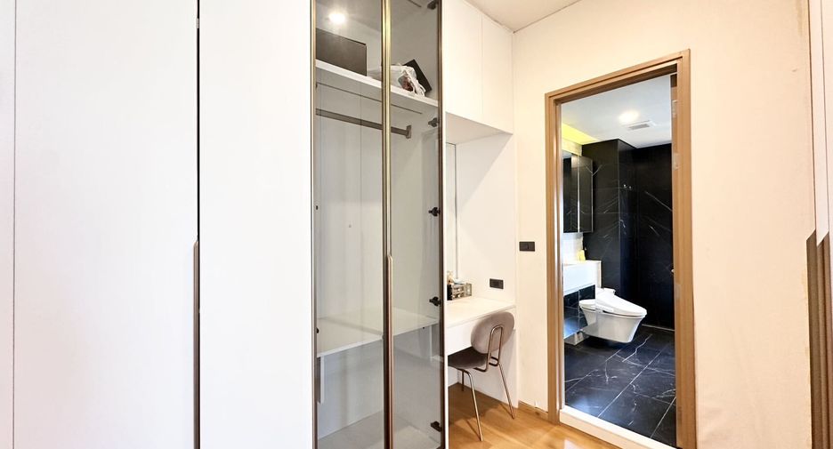 For rent 3 bedrooms condo in Watthana, Bangkok