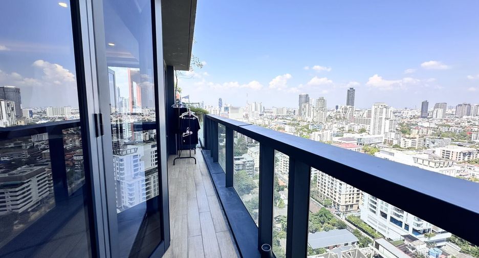 For rent 3 bedrooms condo in Watthana, Bangkok