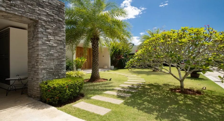 For sale 4 bedrooms villa in Thalang, Phuket
