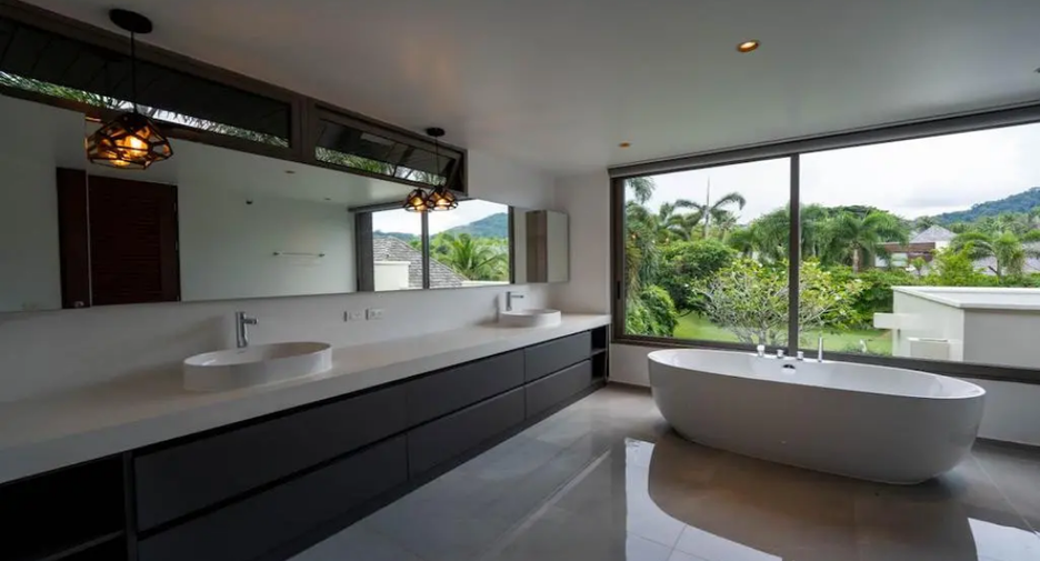 For sale 4 bedrooms villa in Thalang, Phuket