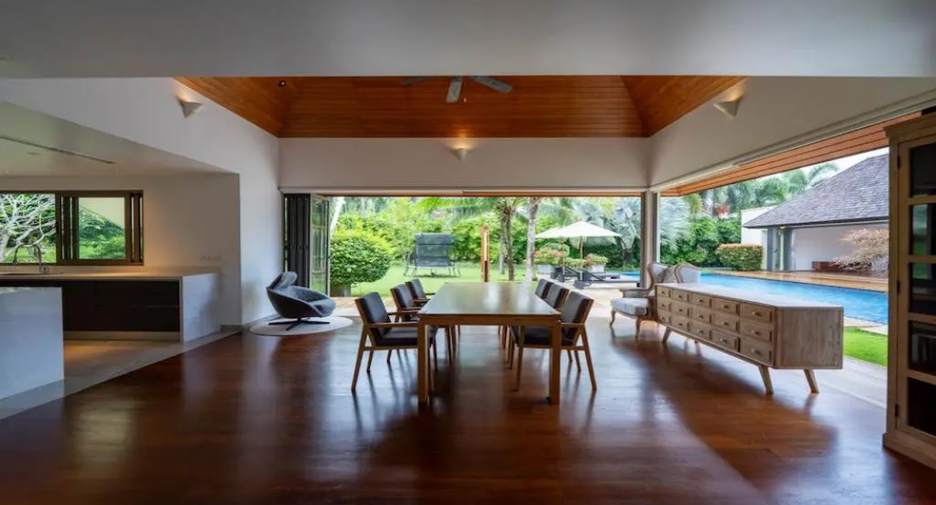 For sale 4 bedrooms villa in Thalang, Phuket