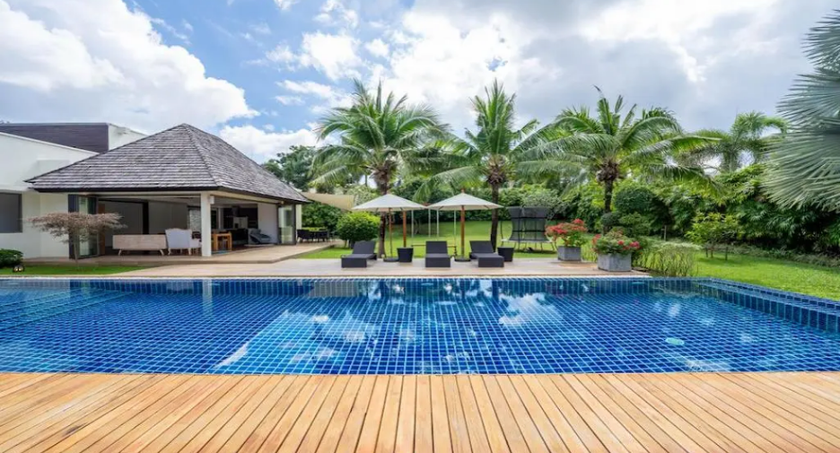 For sale 4 bedrooms villa in Thalang, Phuket