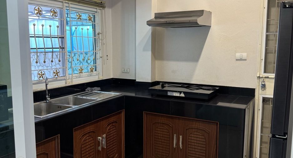 For rent 3 bedrooms house in Bang Lamung, Chonburi