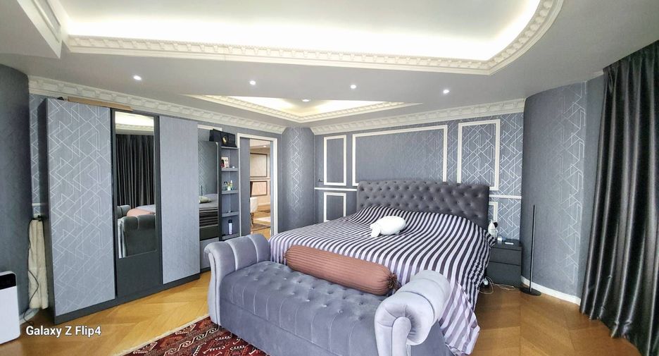For sale 2 bedrooms condo in Bang Rak, Bangkok