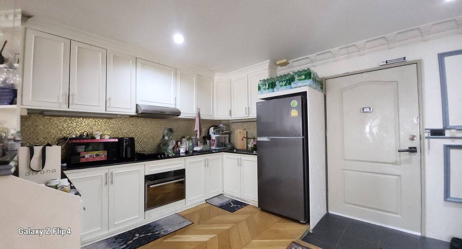 For sale 2 bedrooms condo in Bang Rak, Bangkok
