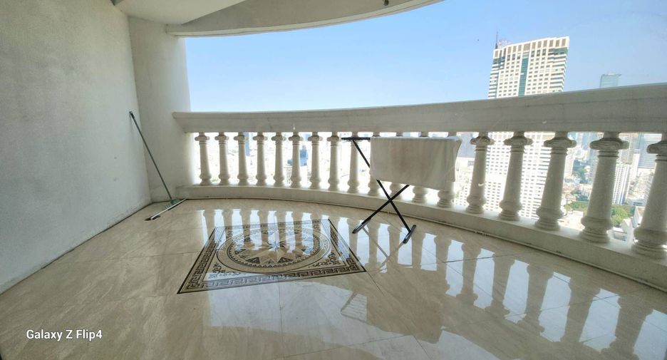 For sale 2 bedrooms condo in Bang Rak, Bangkok