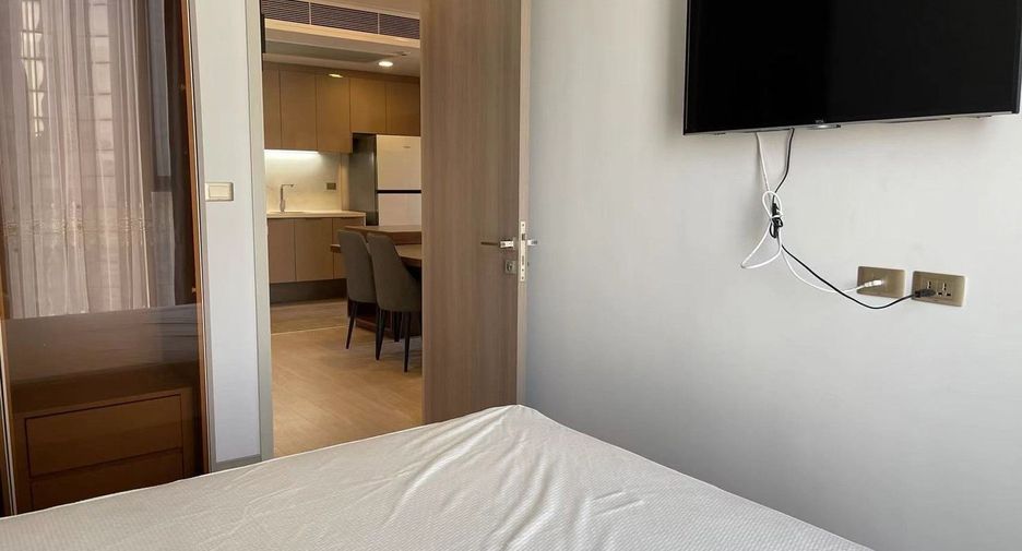 For rent 2 bedrooms condo in Huai Khwang, Bangkok