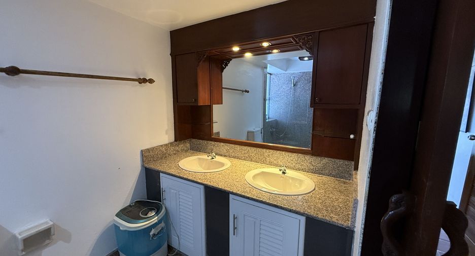 For sale 2 bedrooms condo 