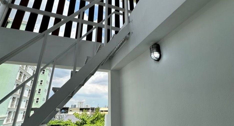 Продажа и аренда 5 спальни таунхаус в Банг Пхлат, Бангкок