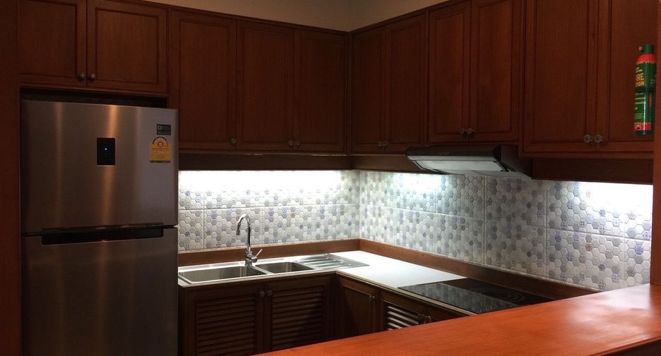 For rent 2 bedrooms condo in Khlong Toei, Bangkok