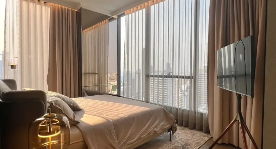 For rent 3 bedrooms condo in Khlong Toei, Bangkok