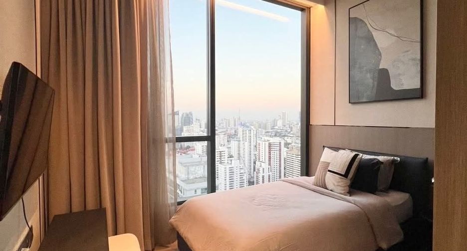 For rent 3 bedrooms condo in Khlong Toei, Bangkok